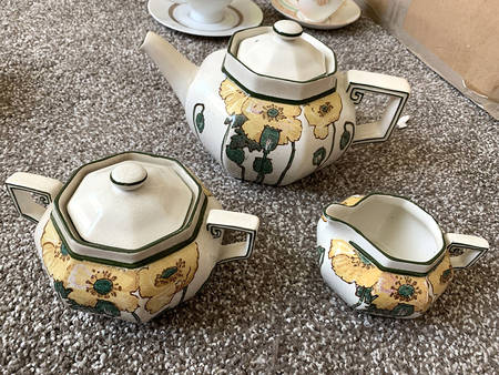 Poppies B (Multisided, Yellow) Teapot & Lid