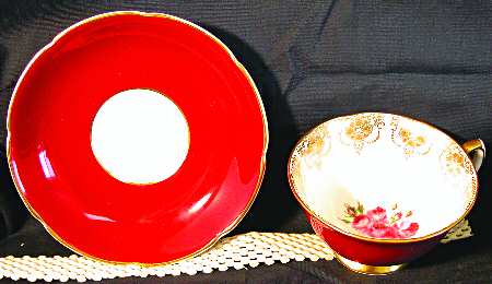 K1663 Footed Cup & Saucer Set