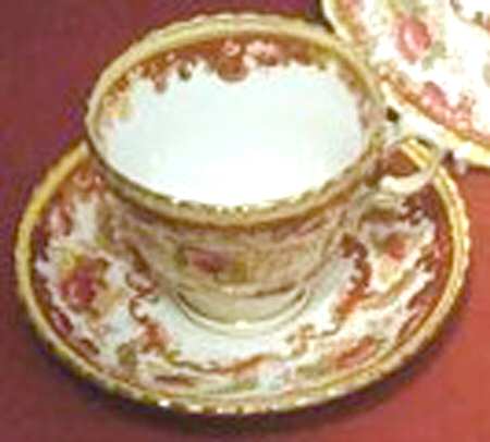 ROA195 Footed Cup & Saucer Set