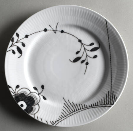 Mega Black Dessert Luncheon Plate