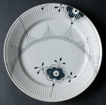 Mega Black Dinner Plate by Royal Copenhagen