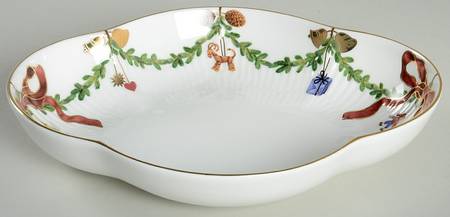 Star Fluted 8" Oblong Serving Bowl