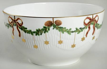 Star Fluted 7" Round Serving Bowl