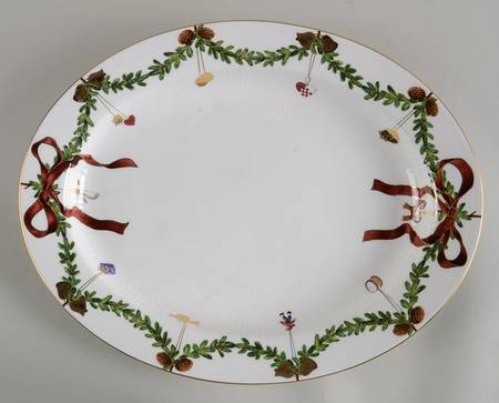 Star Fluted 14" Oval Serving Platter