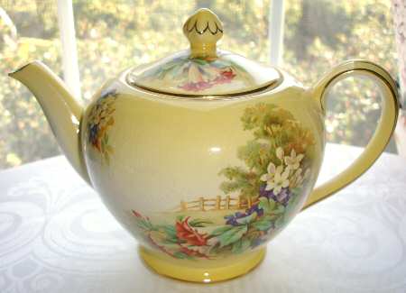 7717 Teapot & Lid