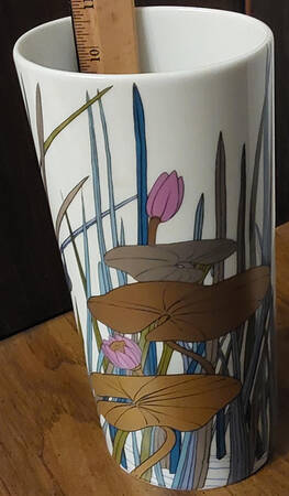 R1744 10" Vase