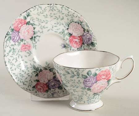 Rose Garland Footed Cup & Saucer Set
