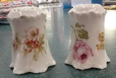 R1759 Salt & Pepper Set