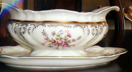 3003 Gravy Boat with Attached Underplate