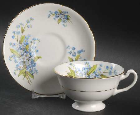 685 Footed Cup & Saucer Set