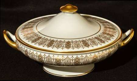 D5438 by Royal Doulton