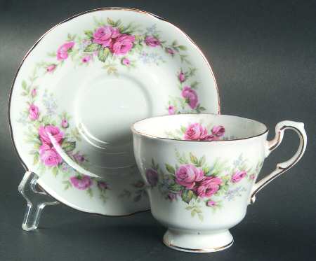 Rambling Rose (Scalloped) Footed Cup & Saucer Set