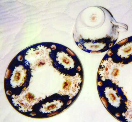 ROA89 (Smooth) Footed Cup & Saucer Set