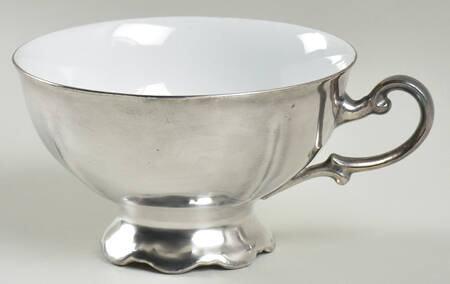 RUW22 Footed Cup