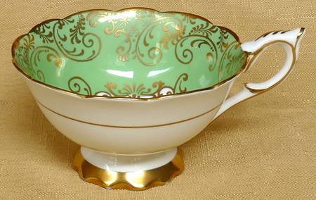 8660 Footed Cup