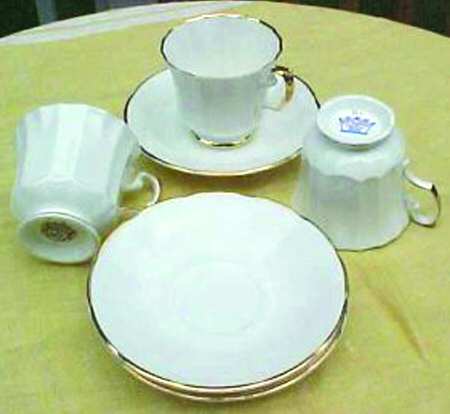 927 Footed Cup & Saucer Set