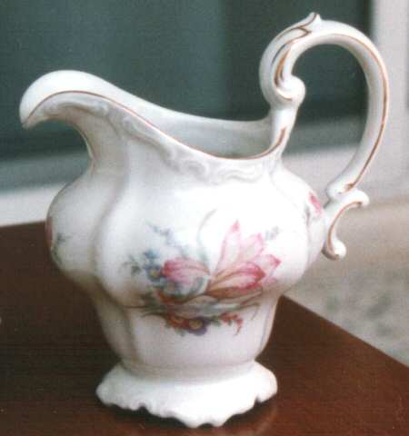 R1812 Creamer