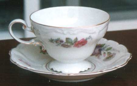 R1812 Footed Cup & Saucer Set