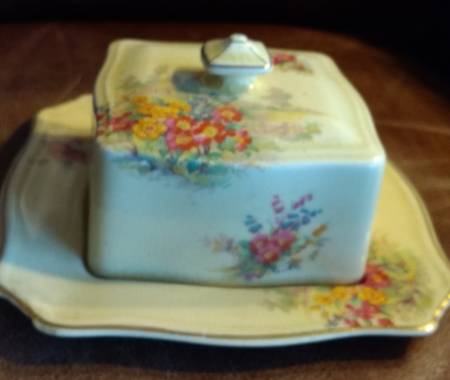 5707 Square Covered Butter