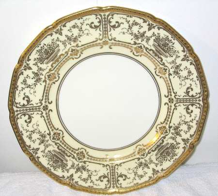 Y944 by Royal Doulton