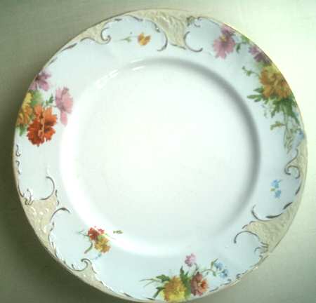 9232 by Royal Doulton