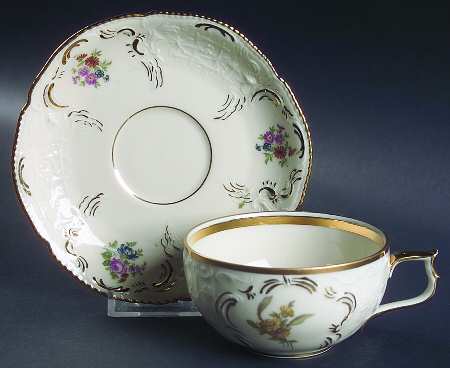 R1816 Flat Cup & Saucer Set