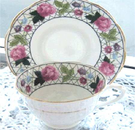 ROA207 Footed Cup & Saucer Set