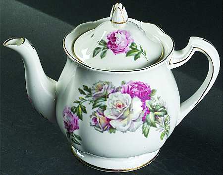Irish Elegance (Smooth Gold Trim) Teapot & Lid