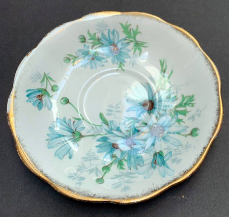 Marguerite (Hampton Shape) by Royal Albert