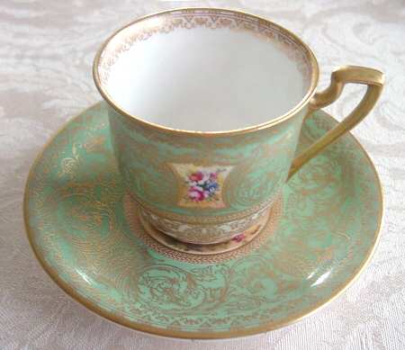 C2437 Flat Cup & Saucer Set
