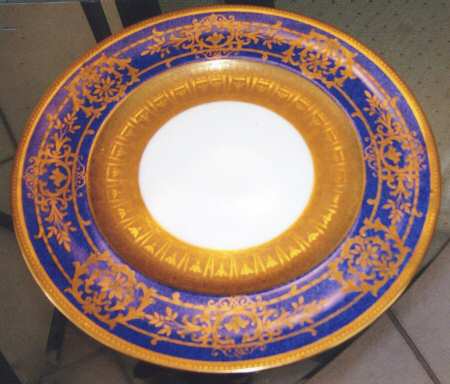 V2333 Luncheon Plate