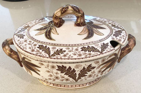 Deak Brown Sauce Boat & Lid