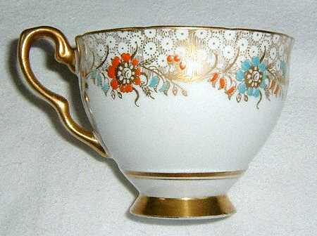 8381 Footed Cup