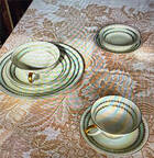R1833 Footed Cup & Saucer Set