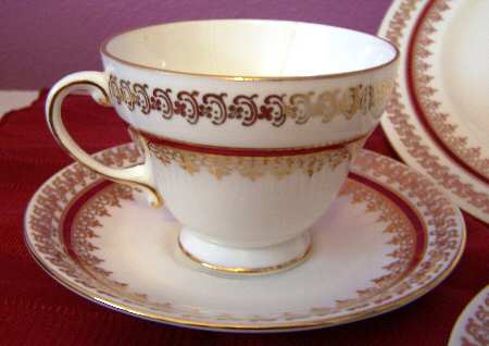 7216 Footed Cup & Saucer Set