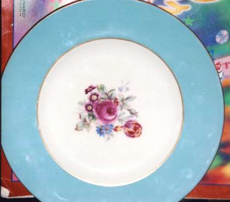V2407 by Royal Doulton