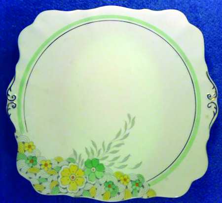 Wanda Handled Cake Plate