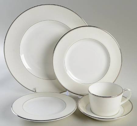 Pointe d'Esprit 5 Piece Place Setting