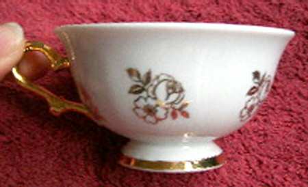 R1863 Footed Cup