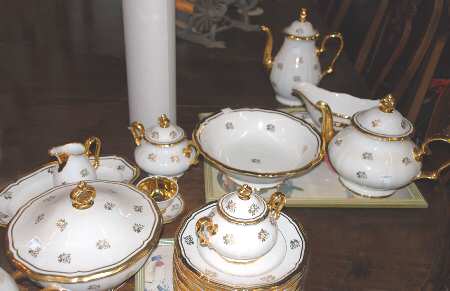 R1863 Teapot & Lid