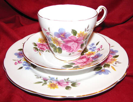 RE35 Footed Cup & Saucer Set