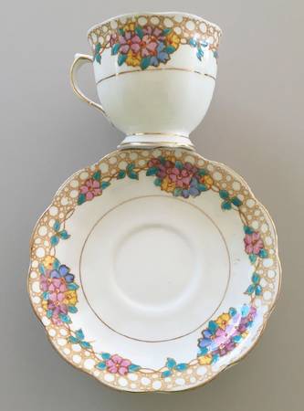 2534 Footed Cup & Saucer Set