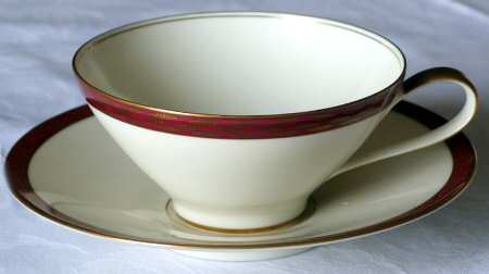 3189 Footed Cup & Saucer Set