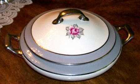 Countess Carmen (Gray Border) Round Covered Vegetable