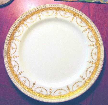 Hb6876 by Royal Doulton