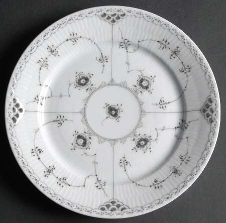 Black Fluted Half Lace Dessert Luncheon Plate