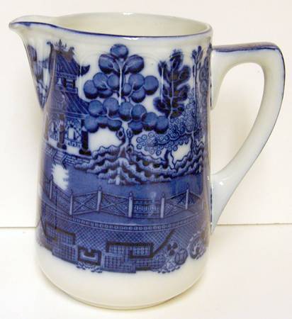 Willow (Blue Trim) 48 Oz Pitcher