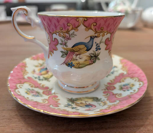 RIA69 Footed Cup & Saucer Set