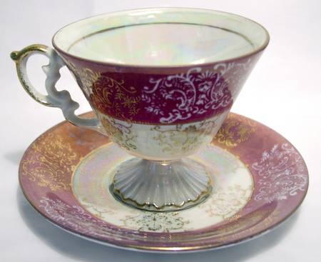 2852 (Red and White) by Royal Crown (Japan)