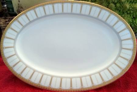 Sovereign (Gold Lines on Rim) 13" Oval Serving Platter